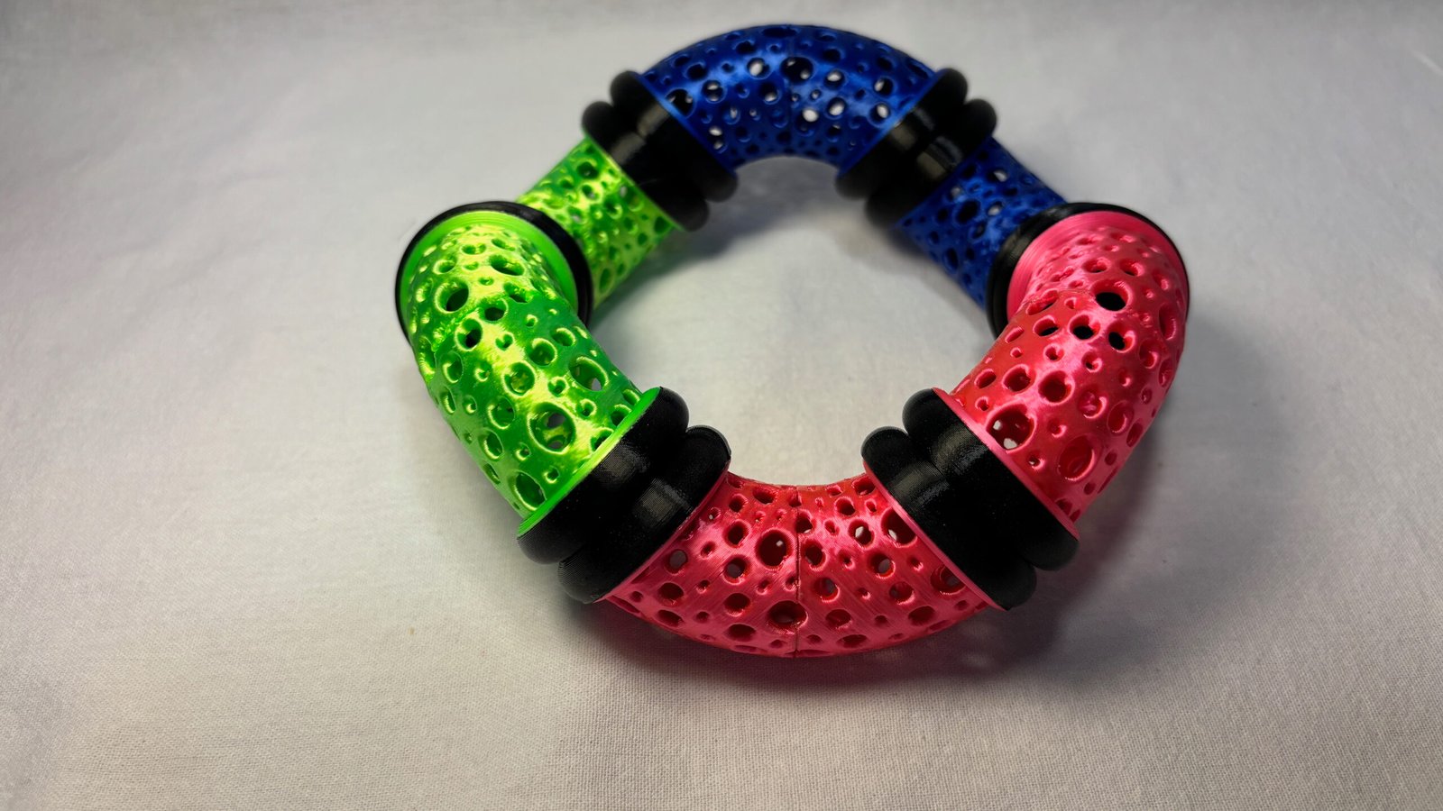 Build Super Flow Tubes into a groovy LED marble run sculpture you can display, play and dance with! Patent Pending # 19/203,500.