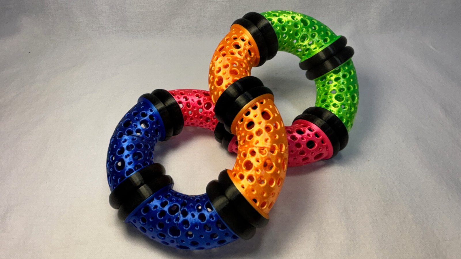 Build Super Flow Tubes into a groovy LED marble run sculpture you can display, play and dance with! Patent Pending # 19/203,500.