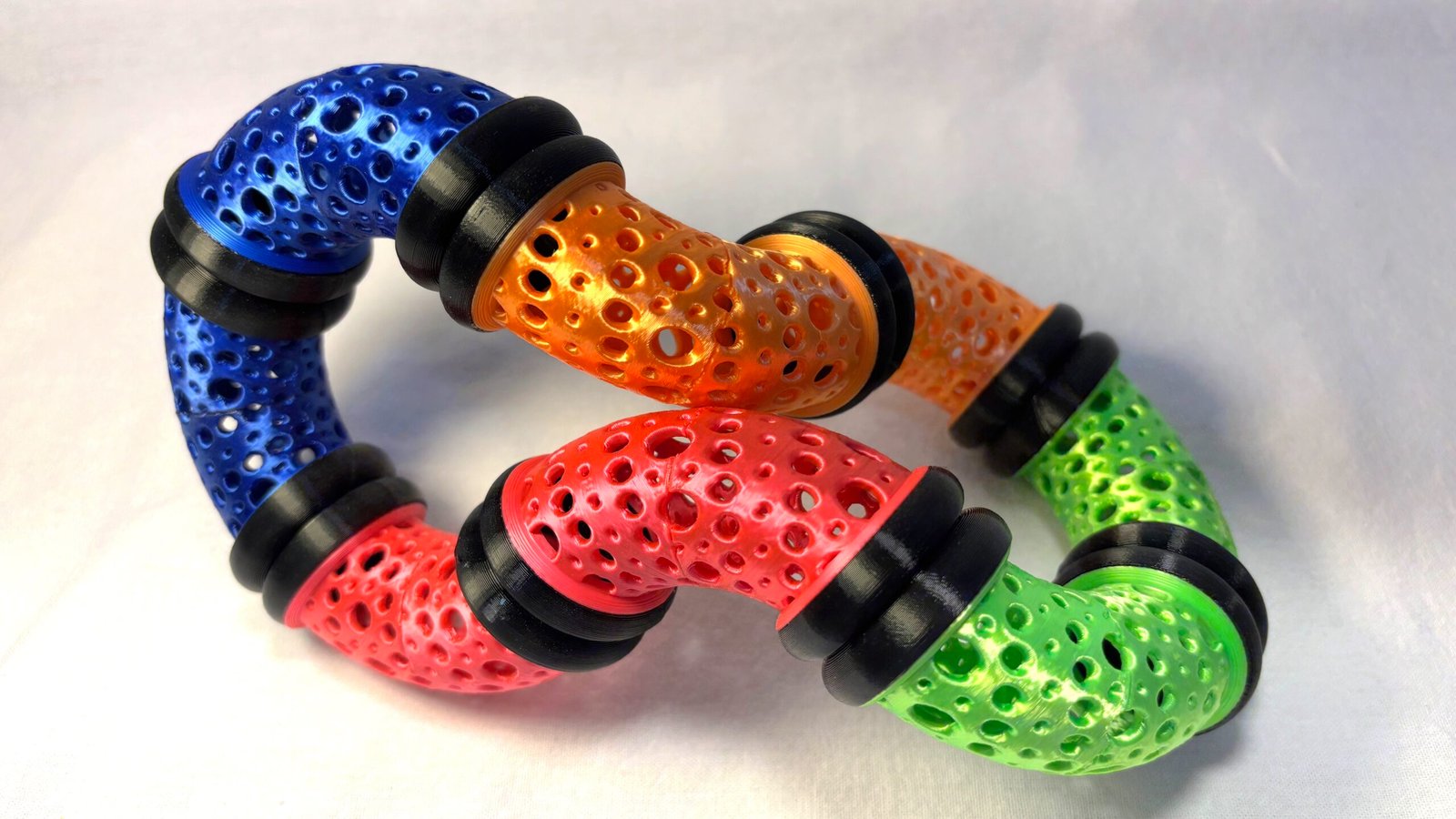 Build Super Flow Tubes into a groovy LED marble run sculpture you can display, play and dance with! Patent Pending # 19/203,500.