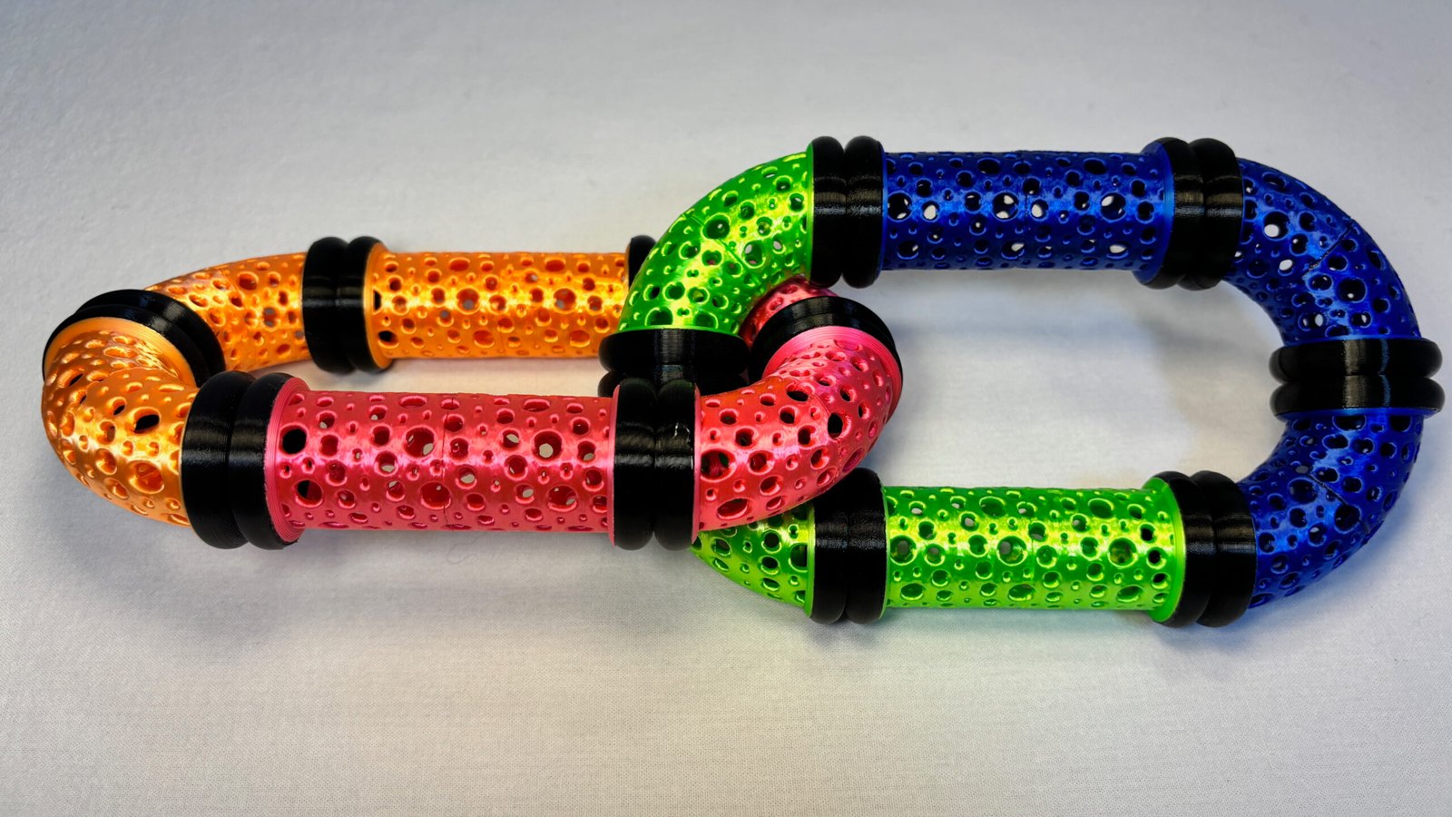 Build Super Flow Tubes into a groovy LED marble run sculpture you can display, play and dance with! Patent Pending # 19/203,500.