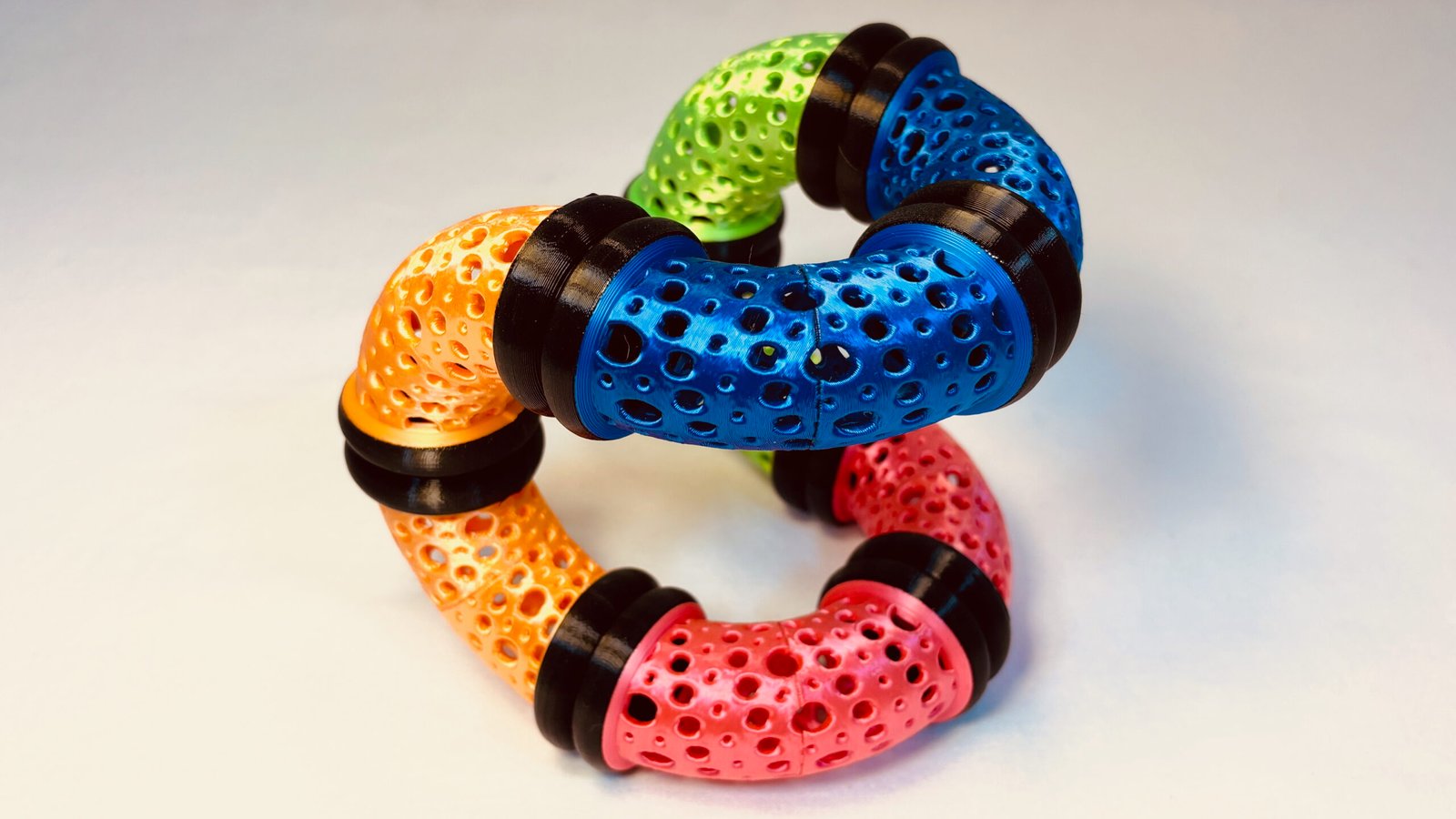 Build Super Flow Tubes into a groovy LED marble run sculpture you can display, play and dance with! Patent Pending # 19/203,500.